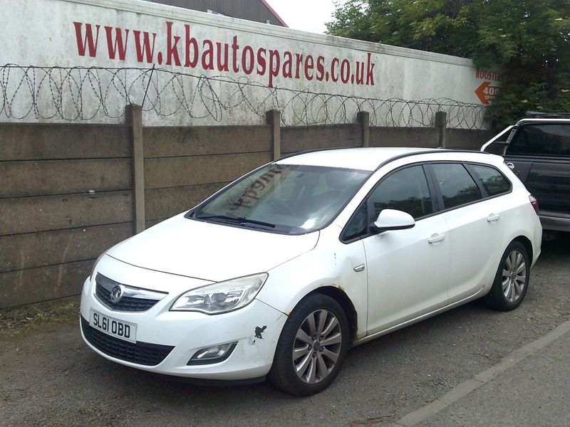 vauxhall astra estate 2011 1.7 cdti breaking for spares..click for info vauxhall astra estate 2011 1.7 cdti breaking for spares..click for info