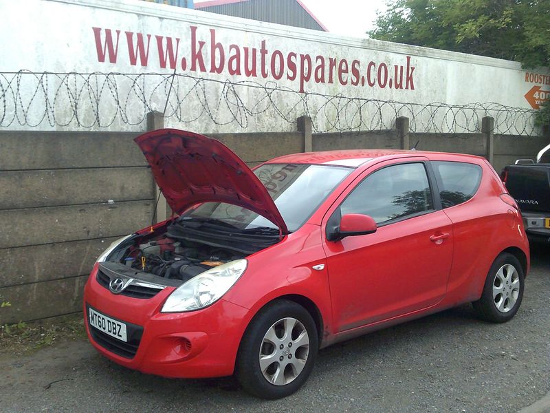 hyundai i20 2010 1.2 p breaking for spares..click for info
