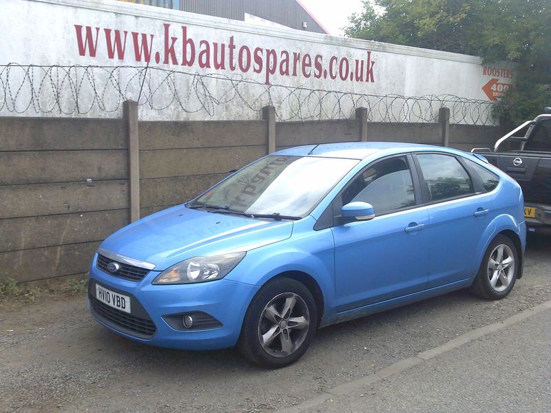 ford focus 2010 1.6 p breaking for spares..click for info