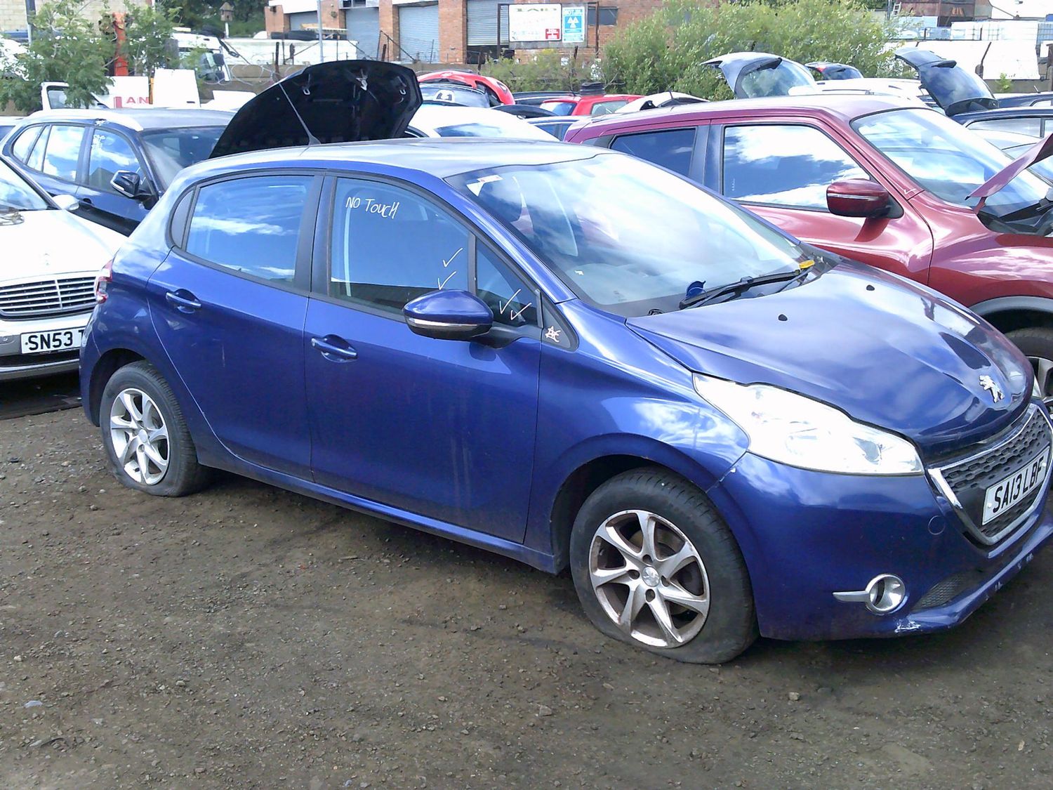 peugeot 208 2013 1.2 p breaking for spares..click for info peugeot 208 2013 1.2 p breaking for spares..click for info