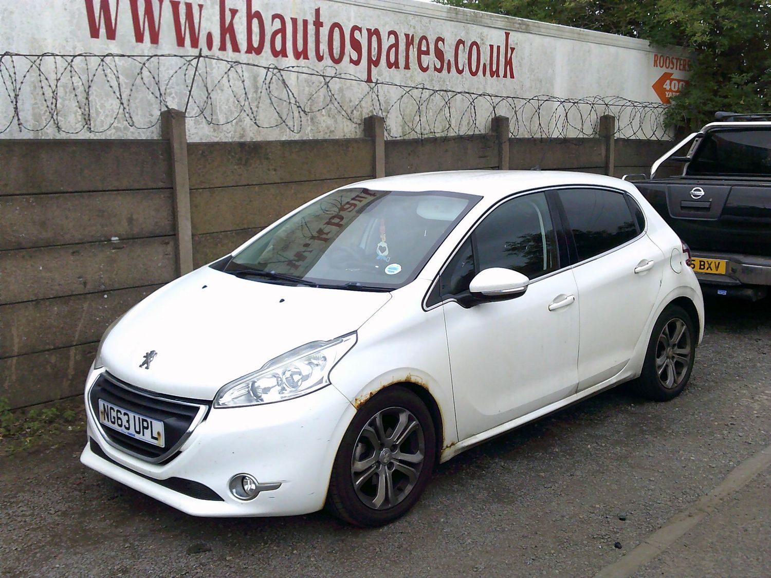 peugeot 208 2014 1.6 hdi breaking for spares..click for info
