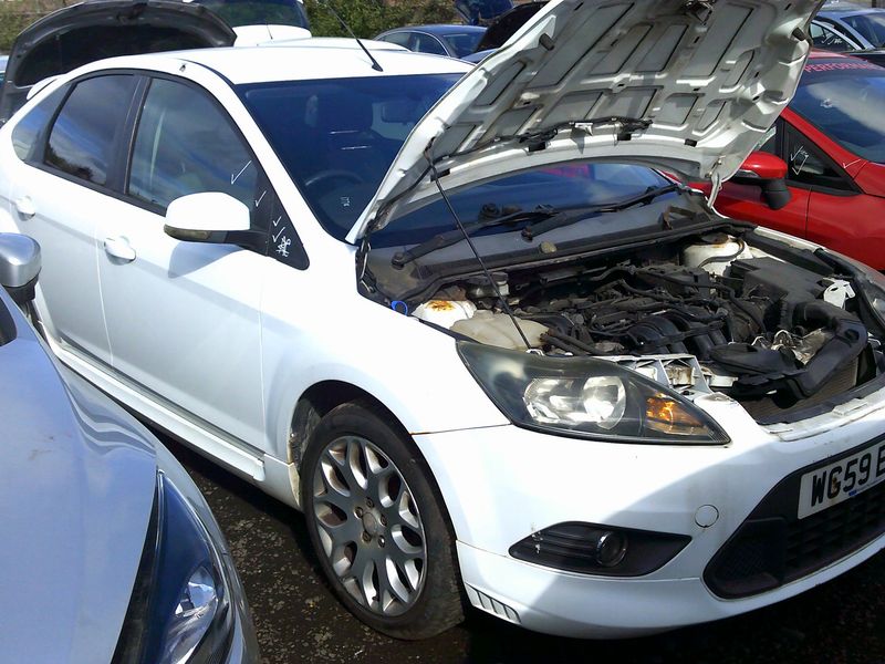 ford focus zetec s 2010 1.6 p breaking for spares..click for info ford focus zetec s 2010 1.6 p breaking for spares..click for info