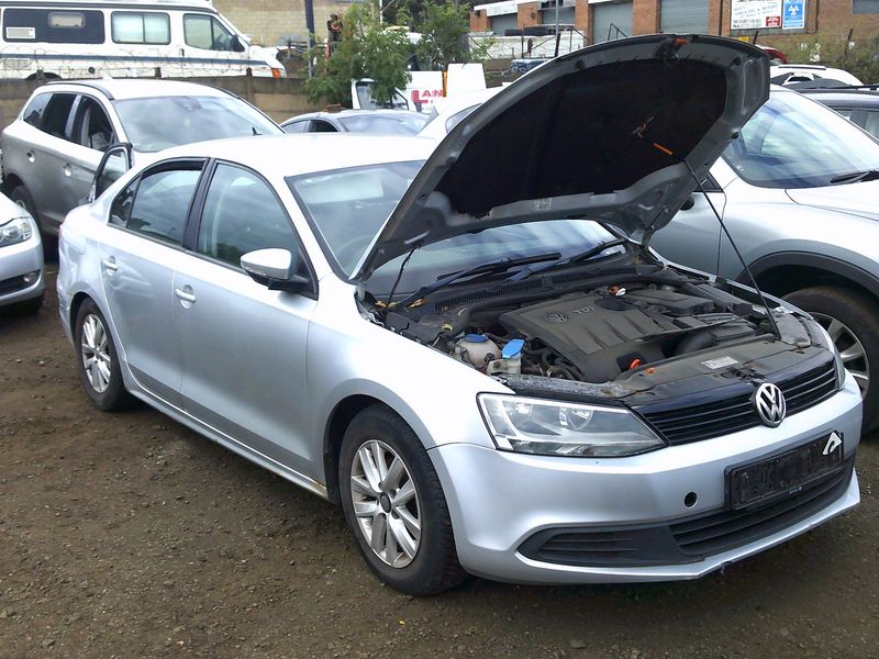 volkswagen jetta 2011 1.6 tdi breaking for spares..click for info volkswagen jetta 2011 1.6 tdi breaking for spares..click for info