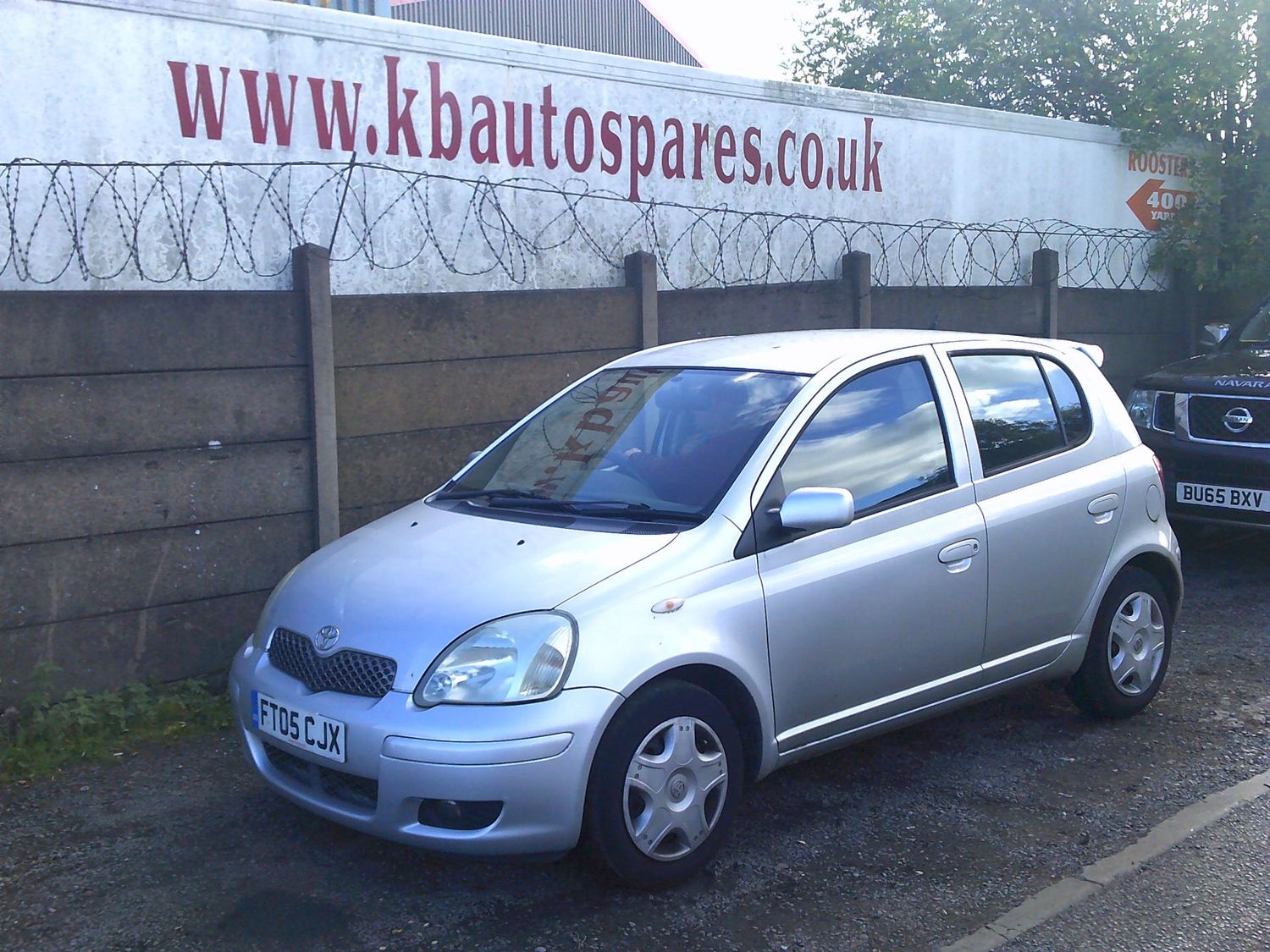 toyota yaris 2005 1.0 p breaking for spares..click for info