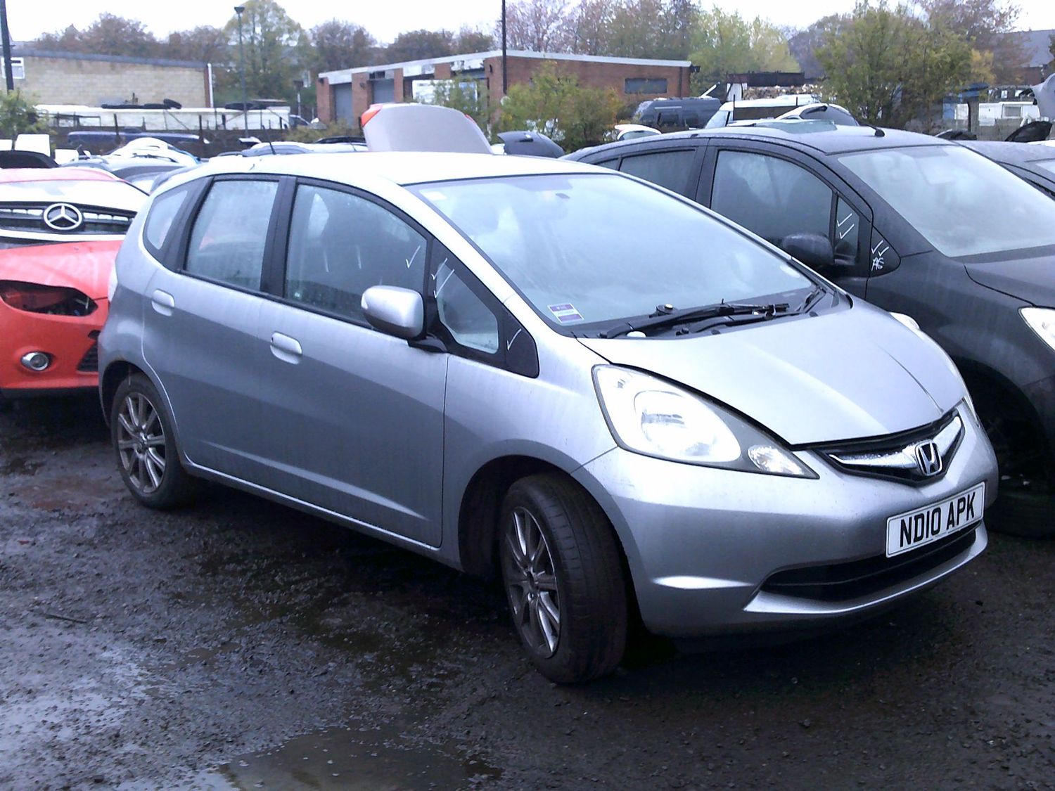 honda jazz 2010 1.3 p breaking for spares..click for info