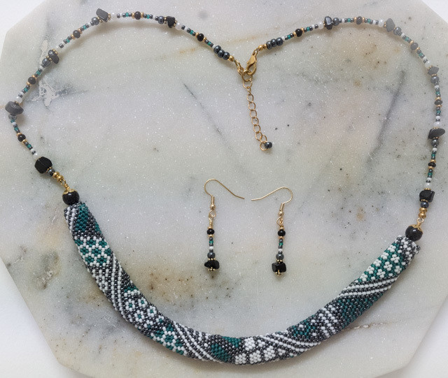 Beaded rope necklace with matching earrings &quot;Abigail&quot;