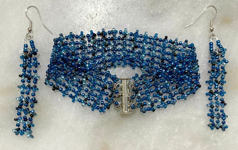 Blue beaded bracelet and earring set &quot;Evita&quot;