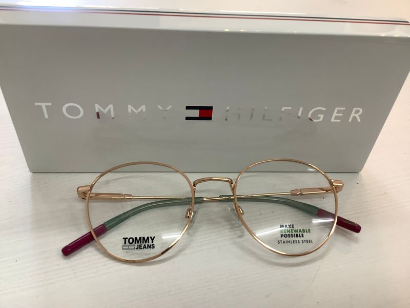 Tommy Hilfiger