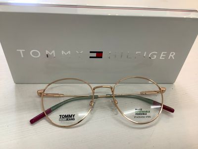 Tommy Hilfiger