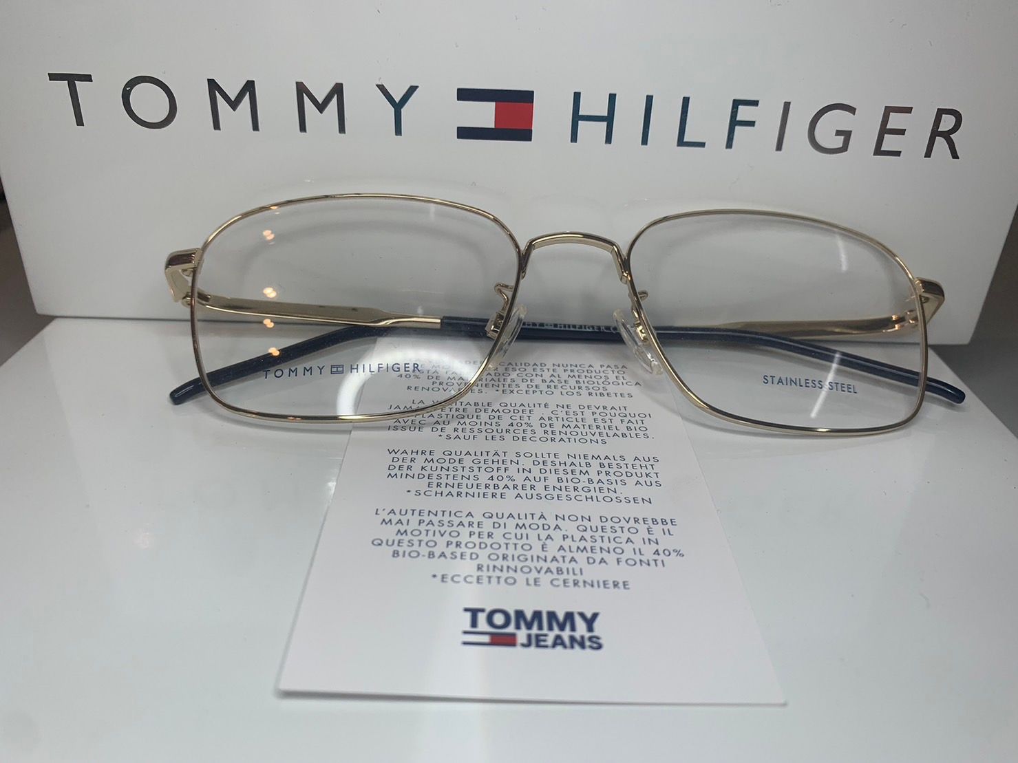 Tommy Hilfiger