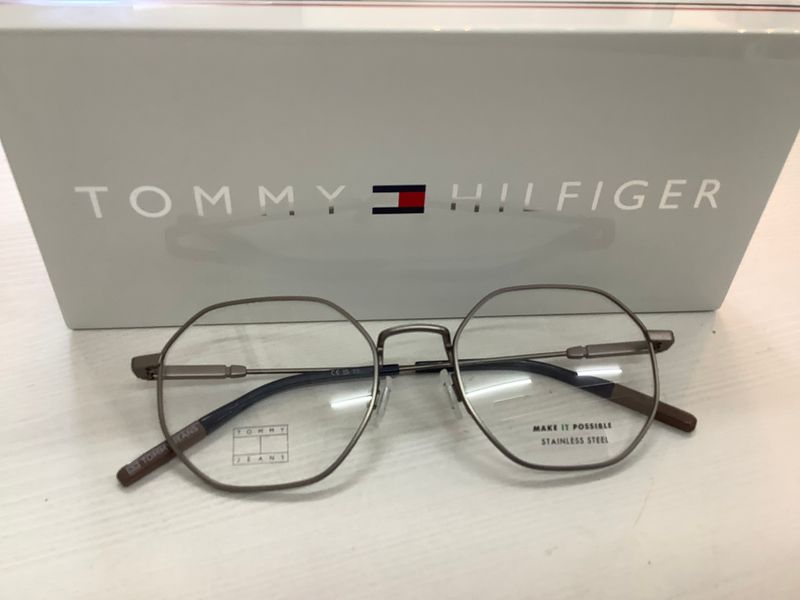 Tommy Hilfiger