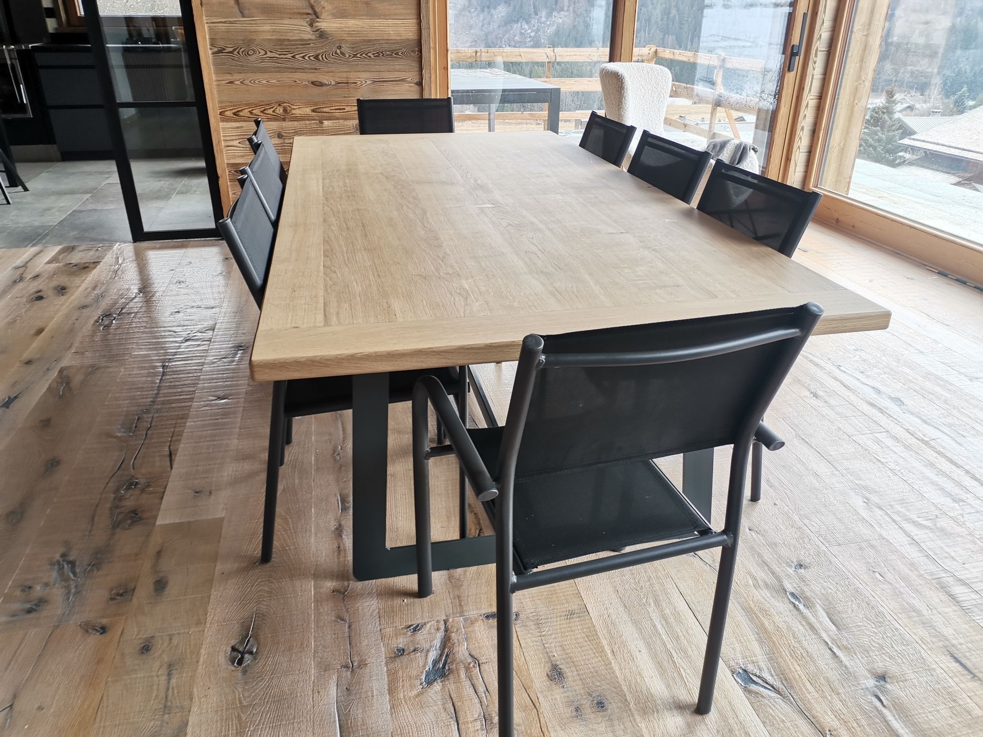 Tavolo in Rovere Massello, misure L240XL120XH84, struttura sottostante in acciaio