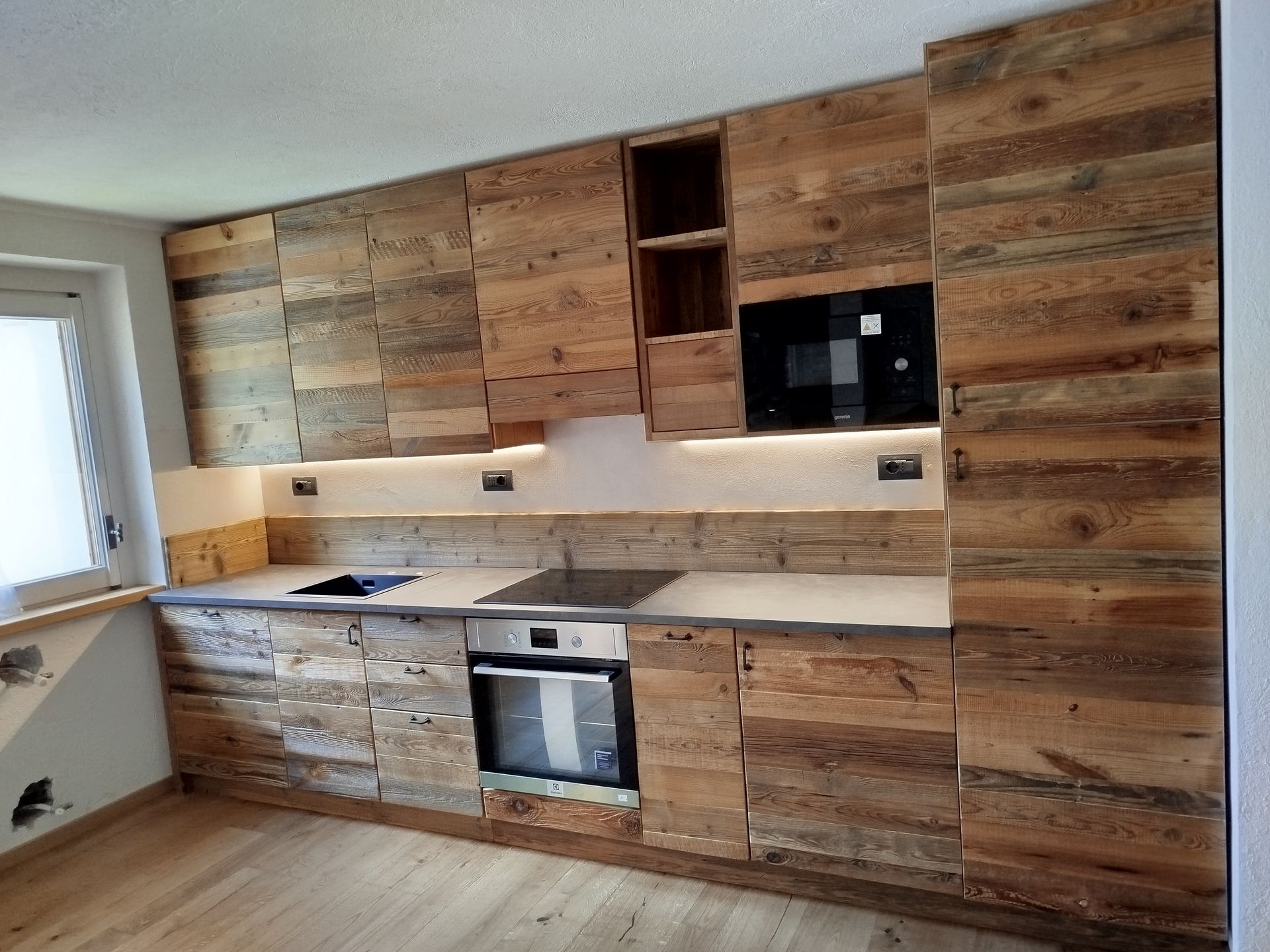 Cucine su misura e Personalizzate in Legno varie essenza
