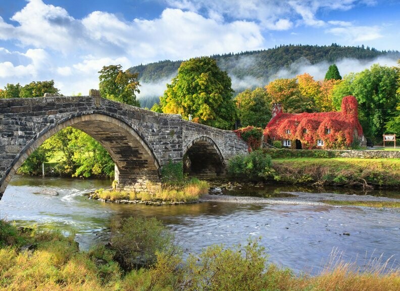 Starz Puzzles "Llanrwst, Wales"