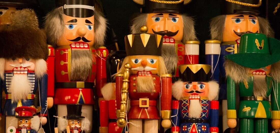 Starz Puzzles "Nutcrackers" Elongated