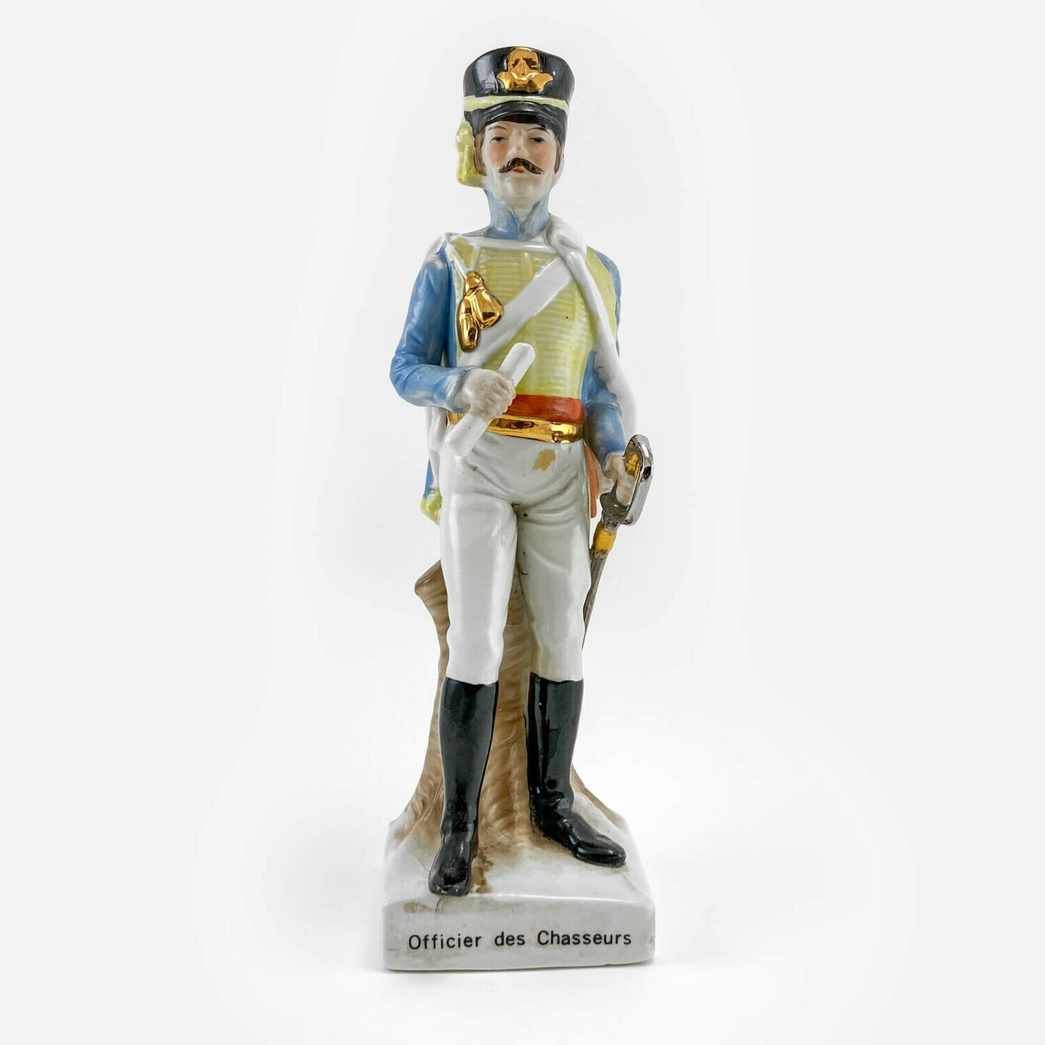 Фарфоровая статуэтка "Офицер конных егерей"