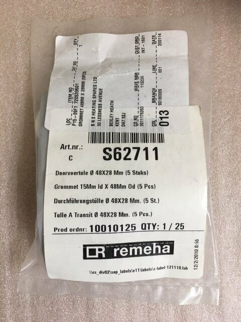 S62711 - GROMMET 48MM X 28MM (5PCS) - Baxi Commercial