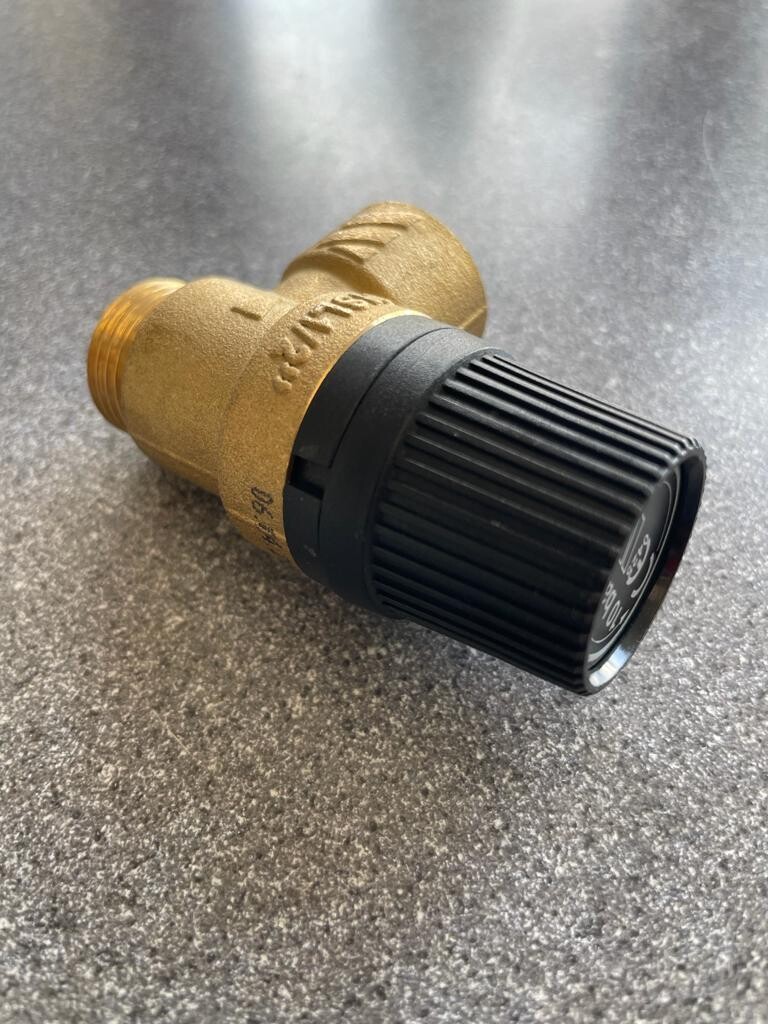 18123110 - Safety Valve MOQ 1/2'' 10bar M/F