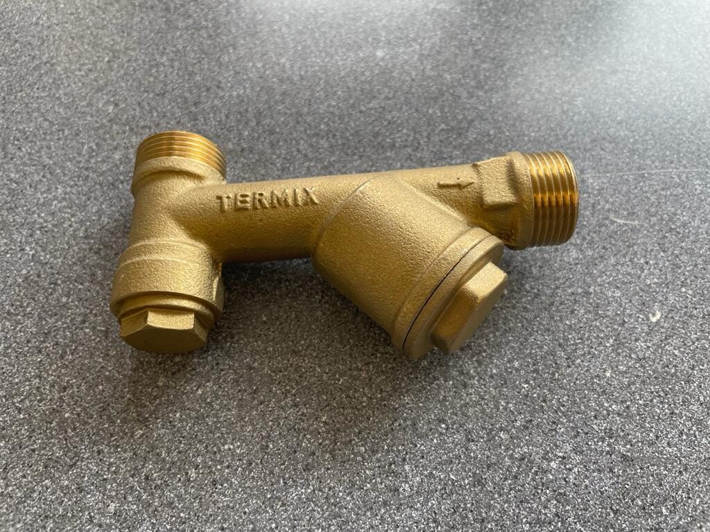 DGT18127741 - HIU Primary Strainer with Sensor Pocket Holder ( Bottom ) 18127741