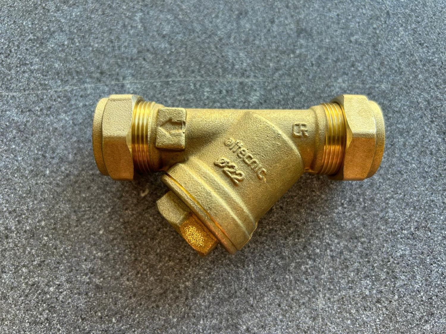 AI-595022 - 22mm Y Pattern Strainer - Alt