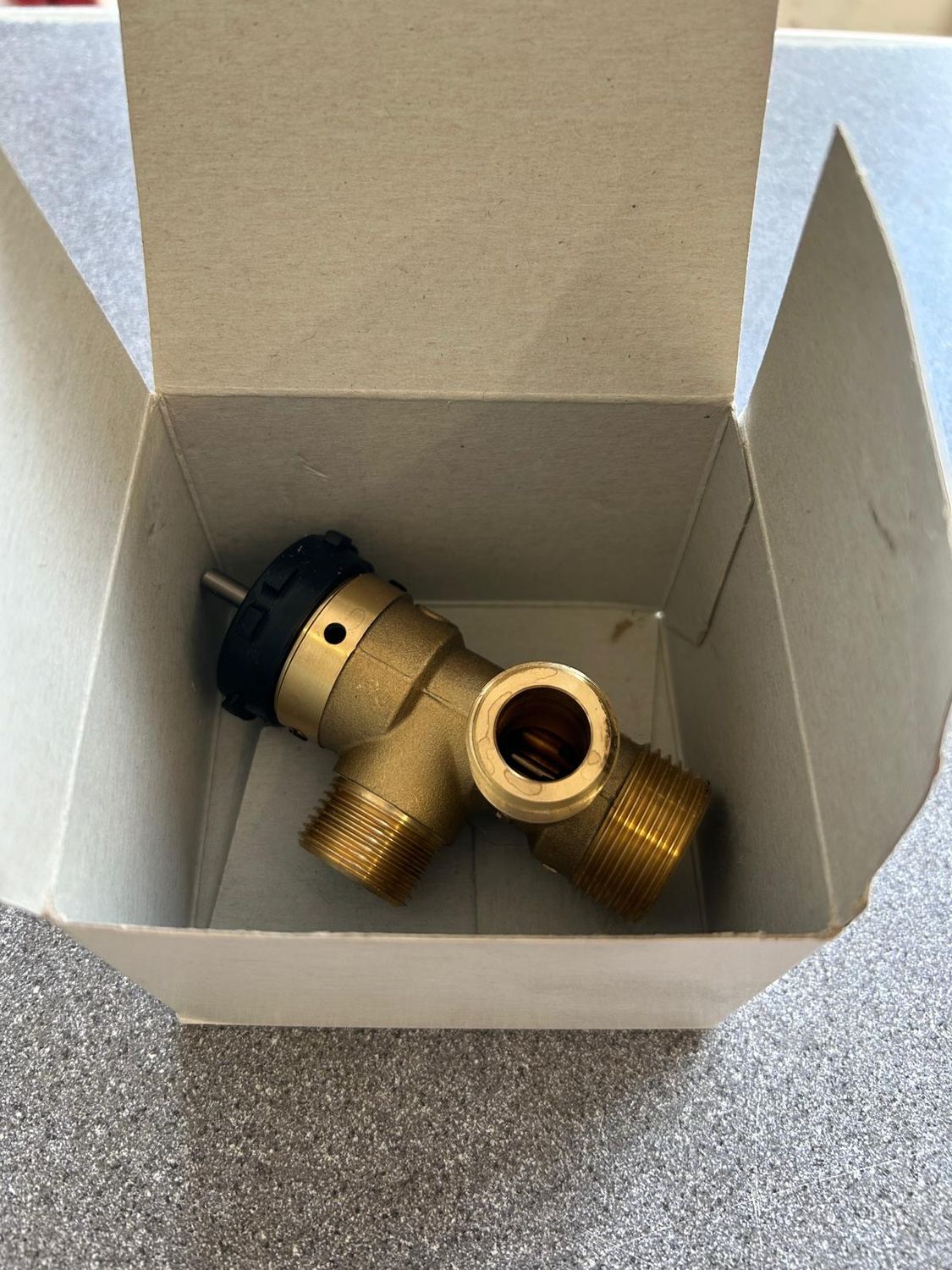 95605115 - 3 PORT DIVERTING VALVE brass body only - Heatrae Sadia