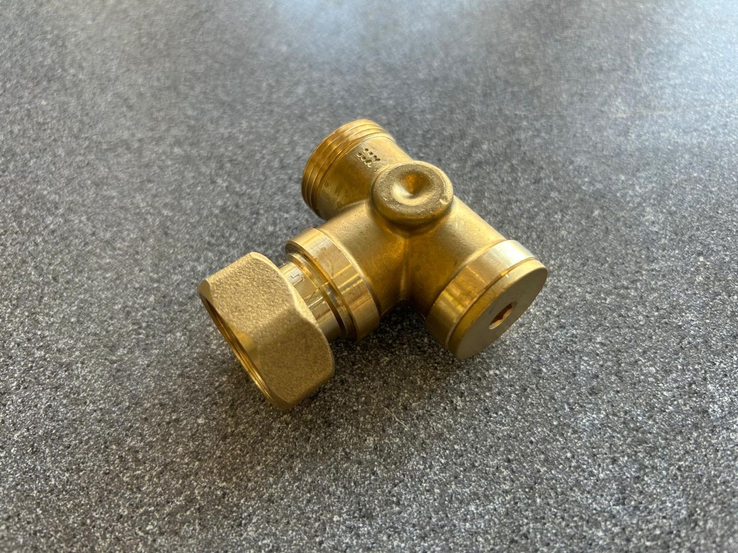 BNS428 - Angled Primary Strainer  KaMo Type 4 HIU