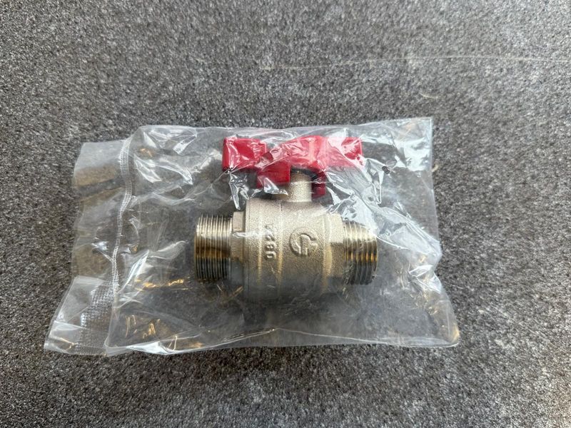 BBV08850542R - BUTTERFLY HANDLE BALL VALVE 3/4" MXM ( Red )