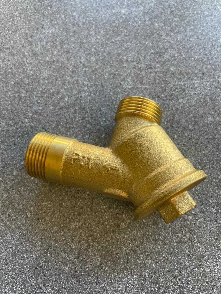 1100518 - Angled Strainer BSP 3/4" Male - Switch2 HIU