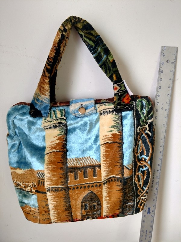 Carpet bag  Castle camel hinged lined