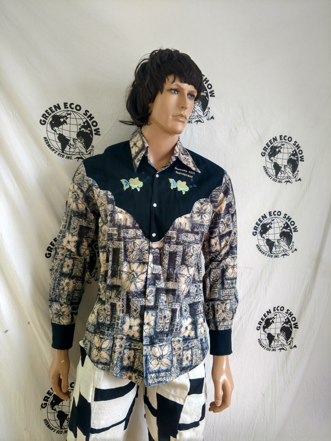 Hawaiian Bark cloth Endangered species L cowboy Shirt Herman Eco