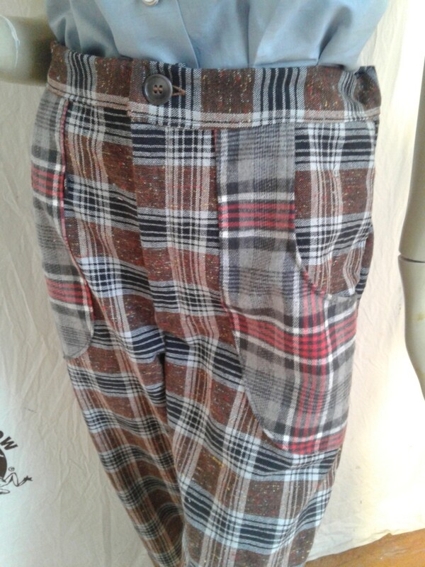 Womens plaid high waisted pant L 32 Hermans