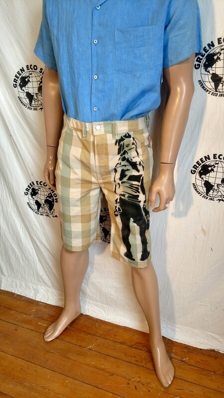 Grafitti shorts 36 check spray paint woman