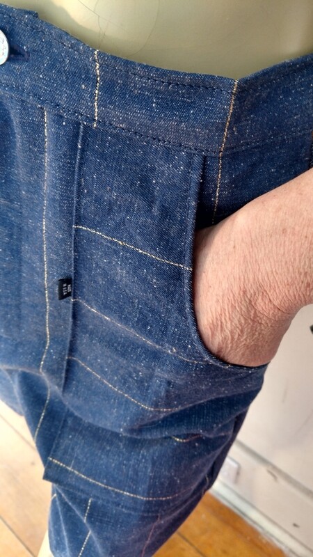 Shorts gold thread denim jean Med 30 Hermans USA