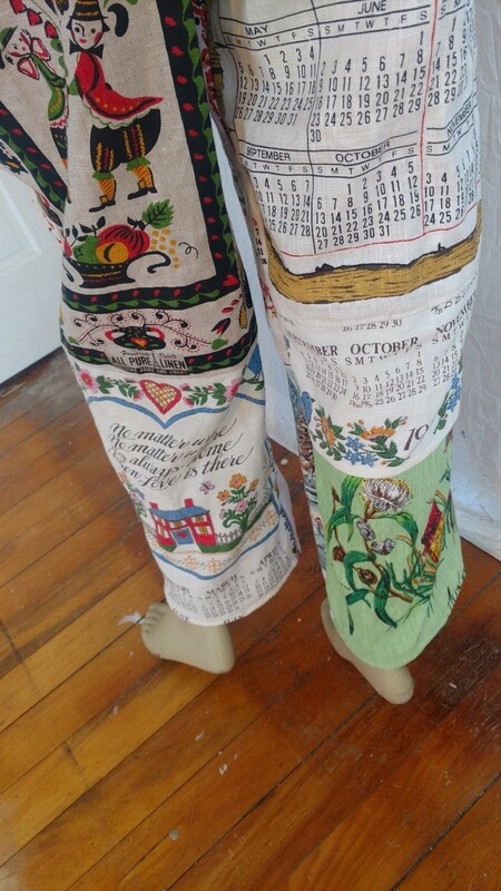 Calendar pants womens L Hermans houses