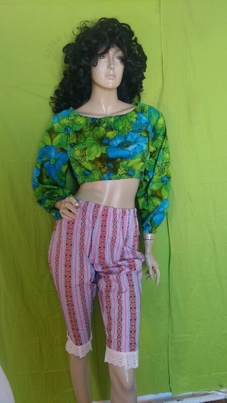 Green flower crop top M