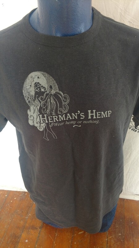 Hemp or Nothing Fan Girl T shirt L black