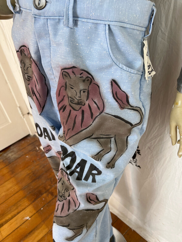Womens Lion Pants High Waisted L 31” Painted Hermans