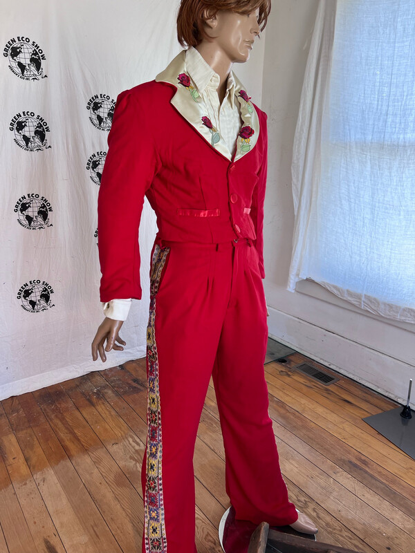 Mens Western Suit 42  Roses