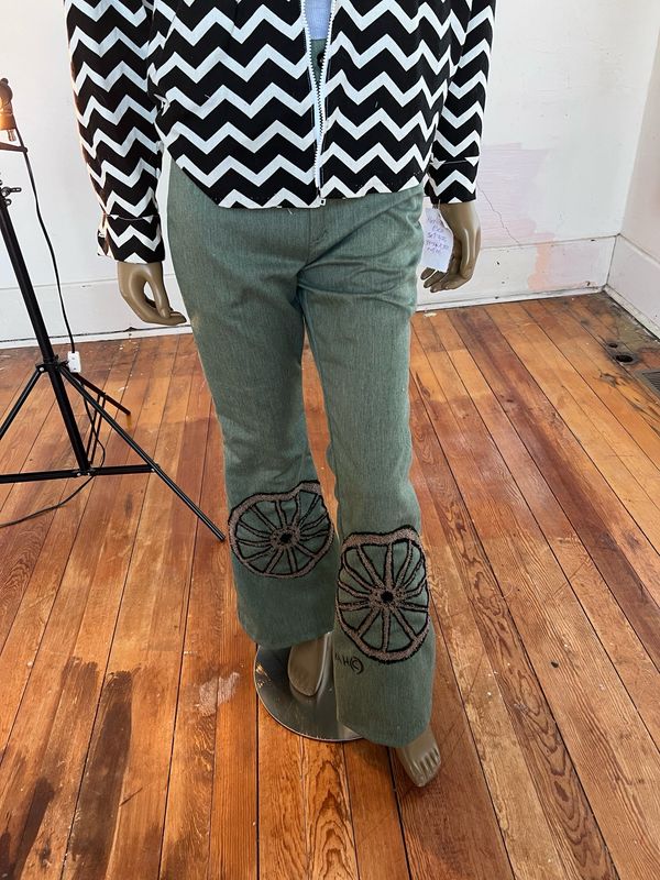 Wagon Wheel Embroidery Western Men’s pants 32 Herman