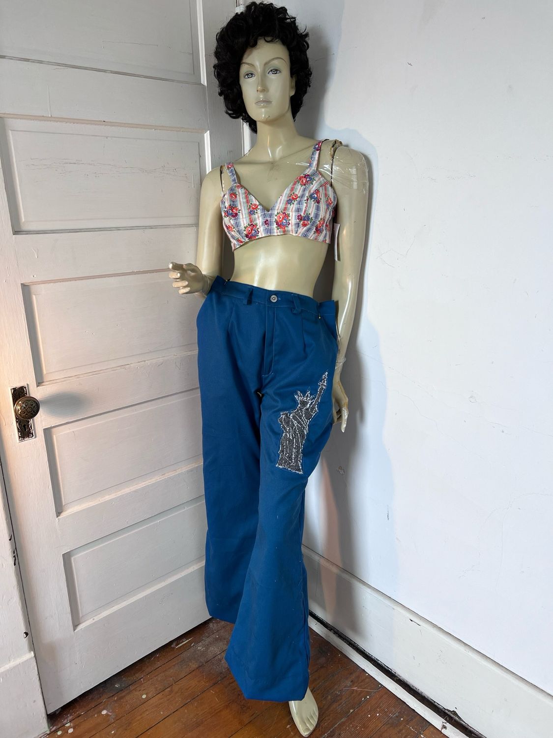 Statute Of Liberty Embroidered Pants By Herman Womens L
