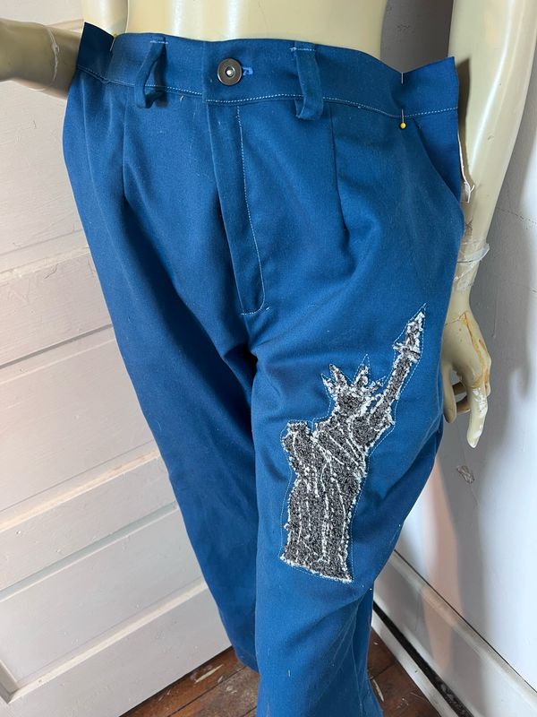 Statute Of Liberty Embroidered Pants By Herman Womens L