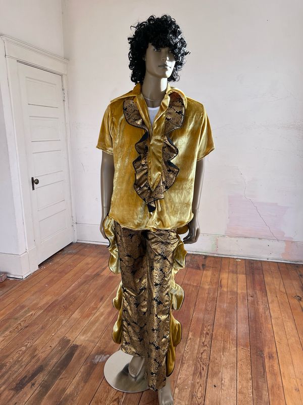 Flounce Set Velvet Gold Lamee by Anna Herman