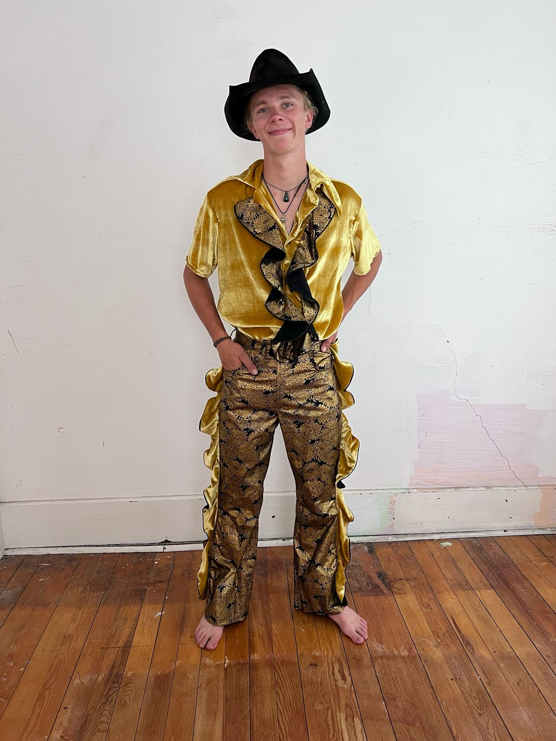 Flounce Set Velvet Gold Lamee by Anna Herman