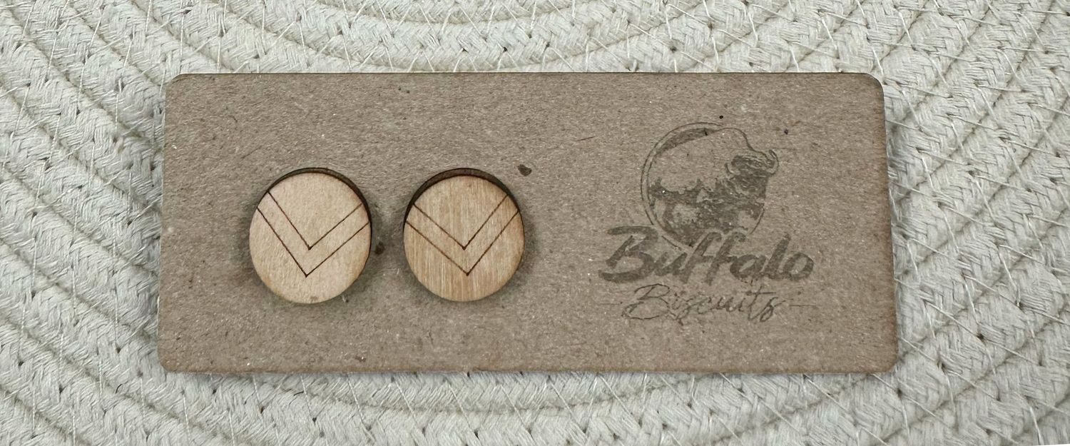 Small round geometric stud earrings