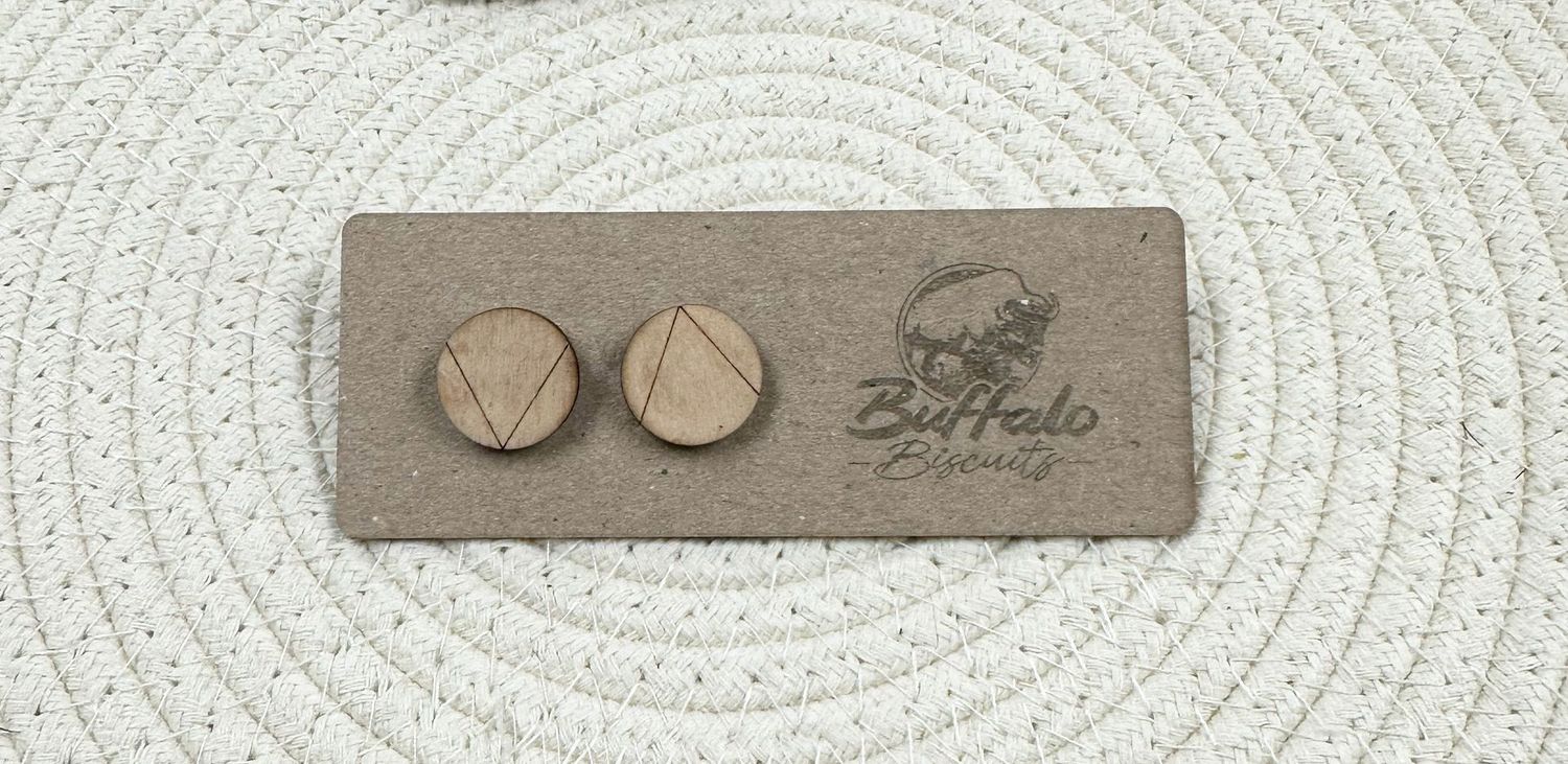 Small round geometric stud earrings