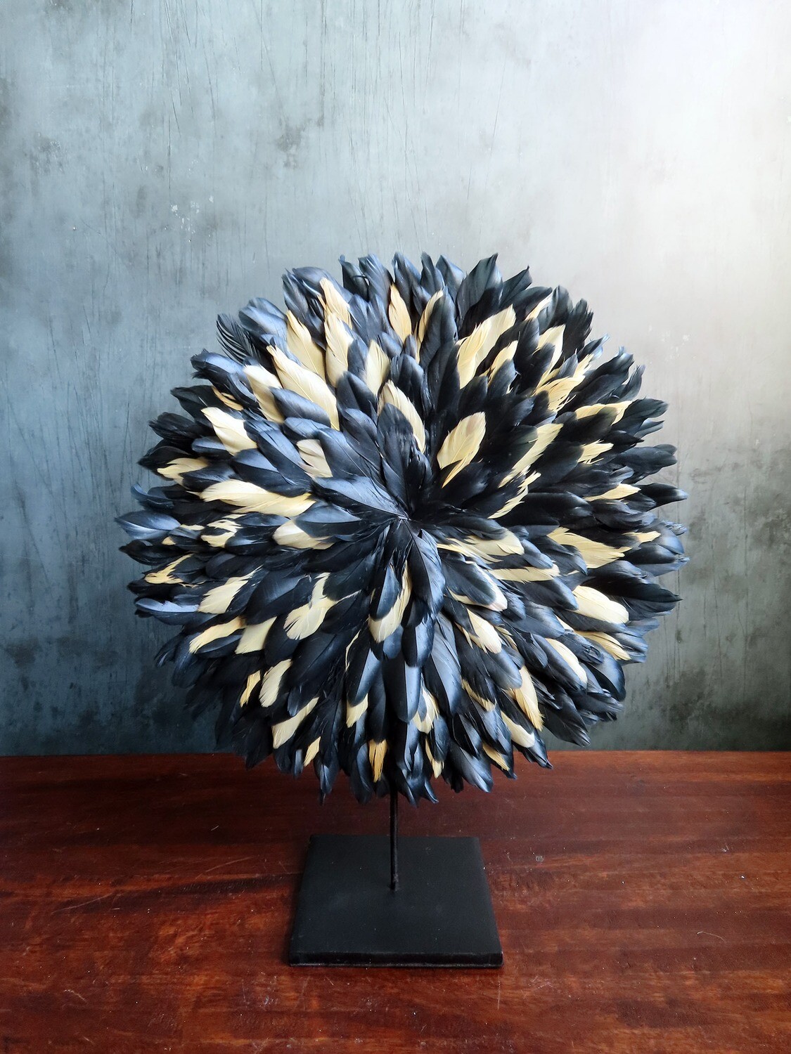 Black and Gold Table Decor