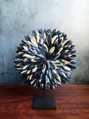 Black and Gold Table Decor