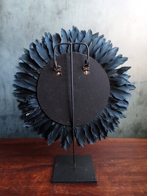 Black and Gold Table Decor