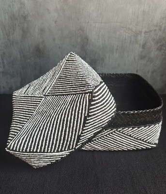 Black/White Beaded Box 4