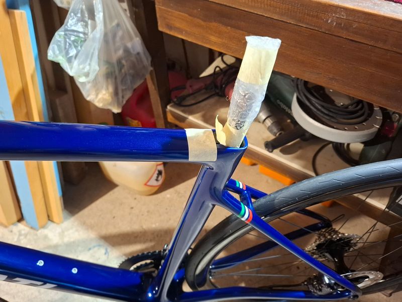 assembling Di2 cable and seatpost - new bicycle